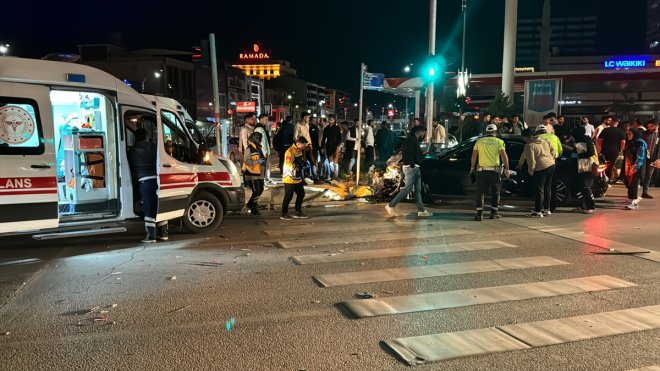 ELAZIĞ - İki otomobilin çarpıştığı kazada 1 kişi yaralandı1