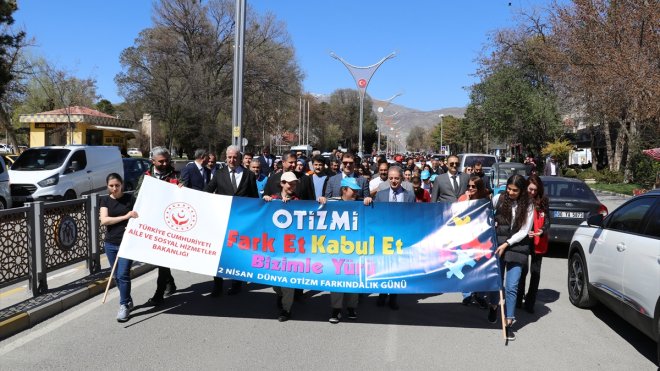 Erzincan'da 'Dünya Otizm Farkındalık Günü' etkinlikleri yapıldı
