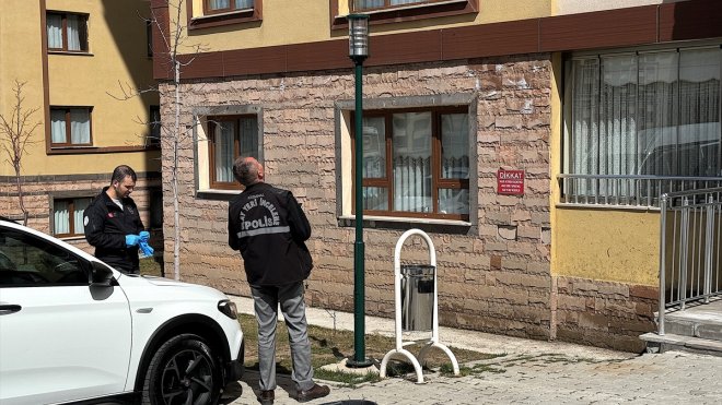 Erzurum'da 3. kattaki balkondan düşen çocuk ağır yaralandı