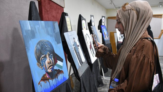 Erzurum'da İsrail'in Gazze'ye saldırısını konu alan "Fırçam'ın Sesi" sergisi