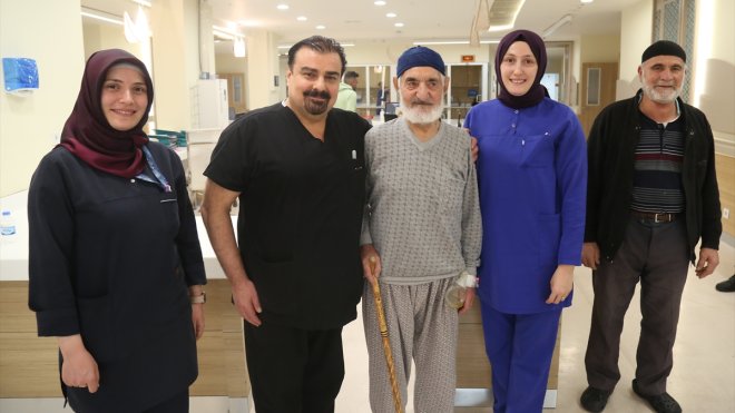 ERZURUM - Kalp piliyle yaşayan hasta doktorun çabasıyla 91 yaşında kanseri yendi1