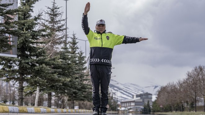 Erzurum polisi bayramda "kara haber" gelmesin diye trafik denetimlerini sıkılaştırdı