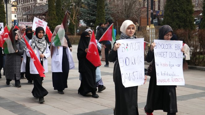 Erzurum'da sağlıkçılar Gazze için 'sessiz' yürüyüşlerini sürdürdü