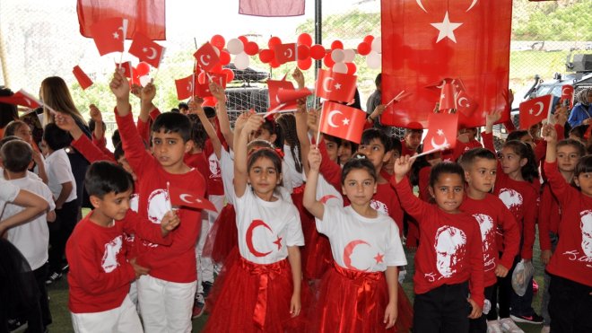 Çukurca'da 23 Nisan Ulusal Egemenlik ve Çocuk Bayramı kutlandı