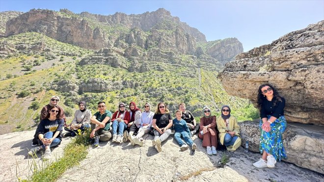 Hakkari'de doğaseverler kentin doğal güzelliklerinin bulunduğu alanları gezdi