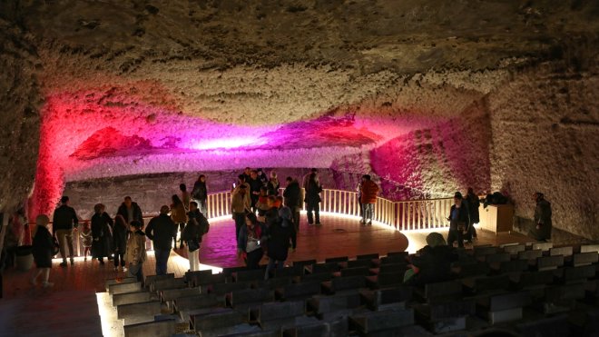 IĞDIR - Tuz mağaraları bayram tatilinde 10 bin ziyaretçi ağırladı1