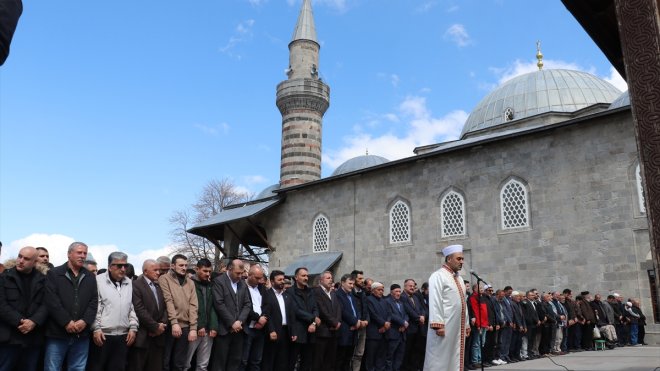 İsrail saldırılarında hayatını kaybedenler için Erzurum ve Erzincan