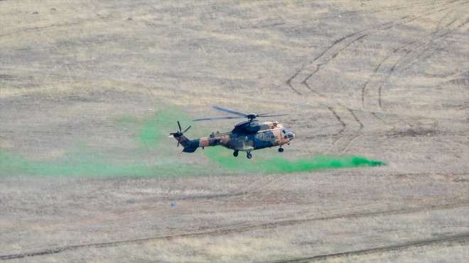 Kars'ta düzenlenen kış tatbikatında hedefler tam isabetle vuruldu