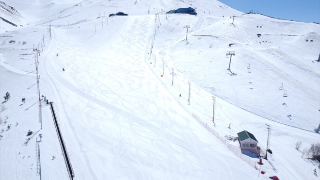 Kış turizmini bahara taşıyan Palandöken, bayramda kayak için rezervasyon aldı1