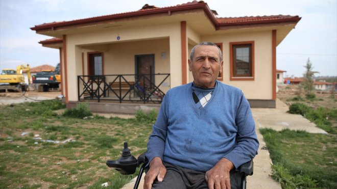 Bedensel engelli depremzede bayrama yeni evinde girecek