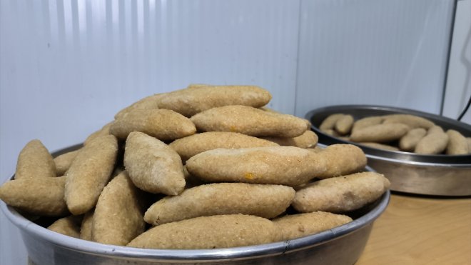 MALATYA - Doğanşehir ilçesindeki depremzedeler konteynerde bayrama hazırlanıyor1