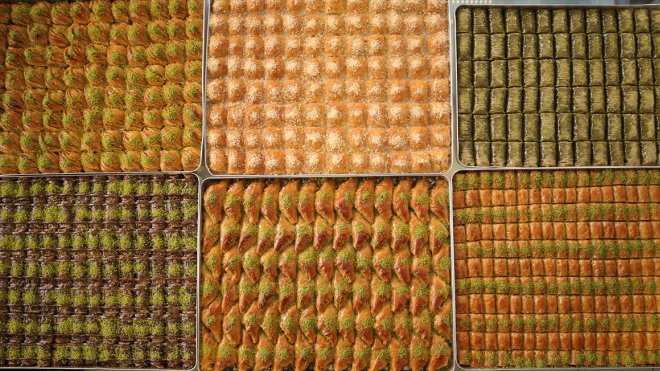 MUŞ - Tatlı imalathanelerinde bayram mesaisi sürüyor1