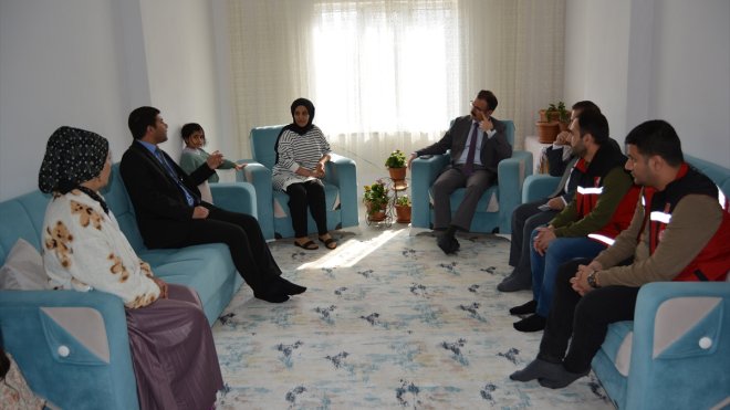 Şemdinli Kaymakam Ateş, kanser hastalarını ziyaret etti1