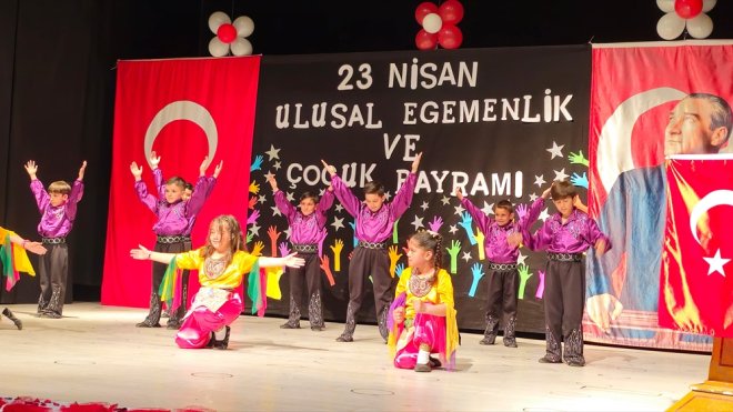 Tatvan'da 23 Nisan Ulusal Egemenlik ve Çocuk Bayramı kutlandı