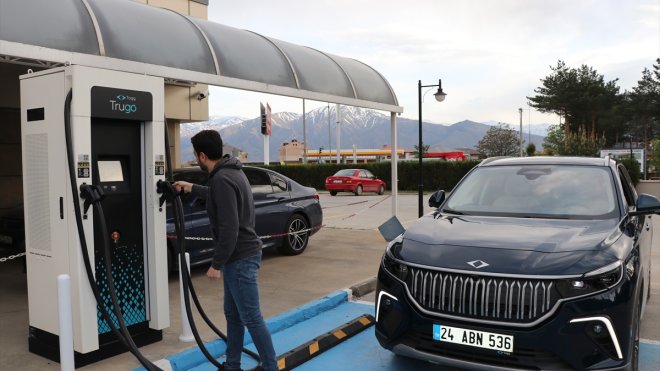 Türkiye'de elektrikli araç şarj ünitesi sayısı artıyor yazlığına da kuran var, kafesine de