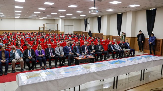Van'da öğrenci ve öğretmenler için 700 bin harita bastırıldı