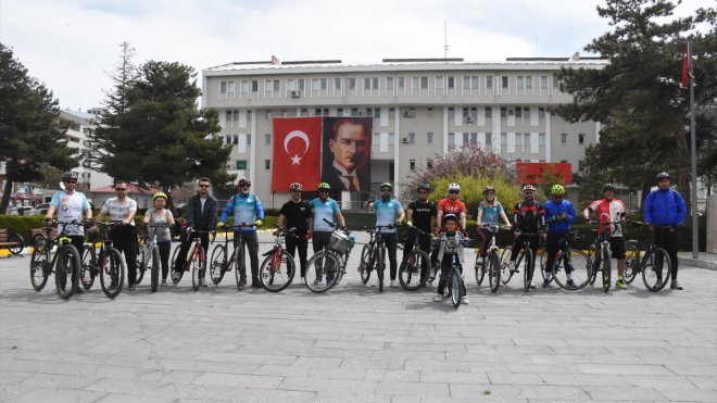 Van'da öğretmenler farkındalık oluşturmak amacıyla pedal çevirdi