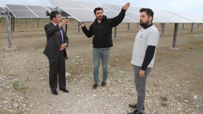 Ak Parti Van Milletvekili Türkmenoğlu, Arısu Güneş Enerji Santralini ziyaret etti