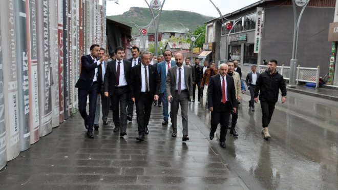 AK Partili Taşkıran, Çukurca ilçesinde ziyaretlerde bulundu