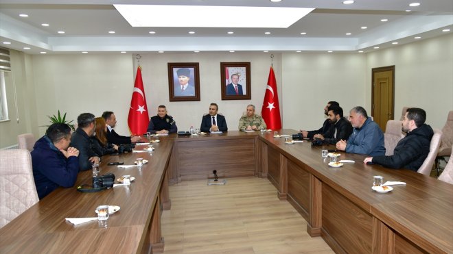 Ardahan Valisi Hayrettin Çiçek, Asayiş ve Güvenlik Bilgilendirme Toplantısı yaptı1