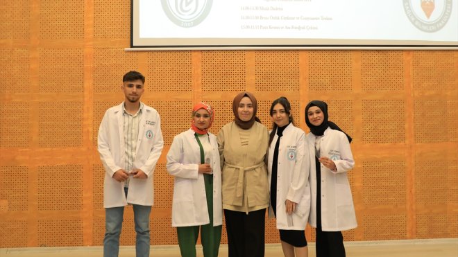 Bitlis Eren Üniversitesi'nde "Beyaz Önlük Giyme Töreni" yapıldı