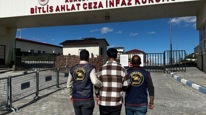 Bitlis'te hırsızlık suçlarından hakkında kesinleşmiş hapis cezası bulunan hükümlü yakalandı