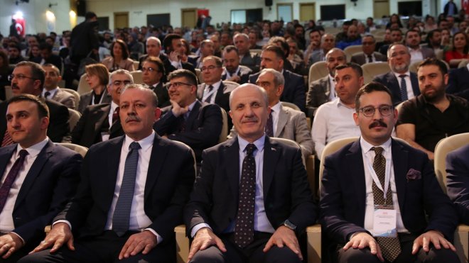 YÖK Başkanı Özvar, "Bölgesel Kalkınma Odaklı Misyon Farklılaşması ve İhtisaslaşma Programı"nda konuştu: