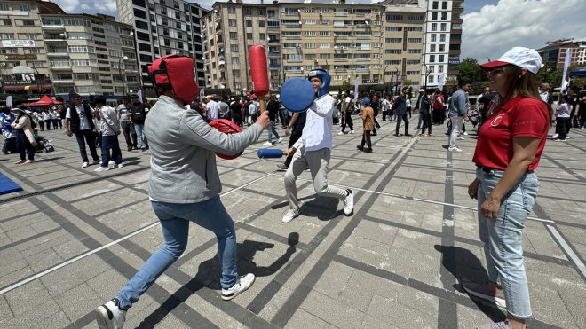 Elazığ, Siirt ve Bingöl'de 19 Mayıs Atatürk'ü Anma, Gençlik ve Spor Bayramı kutlandı