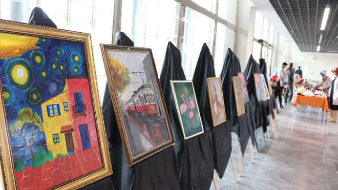 Erzurum'da psikiyatri hastalarının el sanatları sergilendi