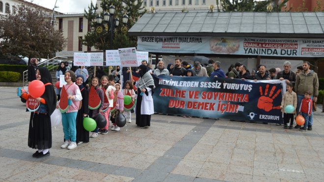 Erzurum'da sağlık çalışanları Gazze için 28 haftadır "sessiz yürüyüş" yapıyor