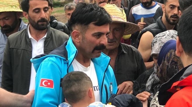 Hakkari'de kaybolan çocuk arazide uyurken bulundu