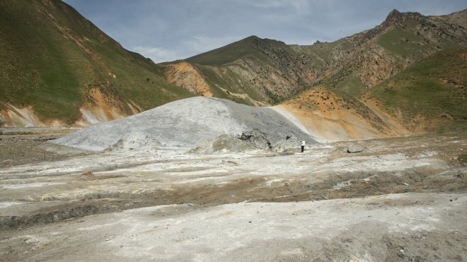 Hakkari'deki jeotermal kaynaklardaki ısı değişimleri ile deprem bağlantısı araştırılıyor