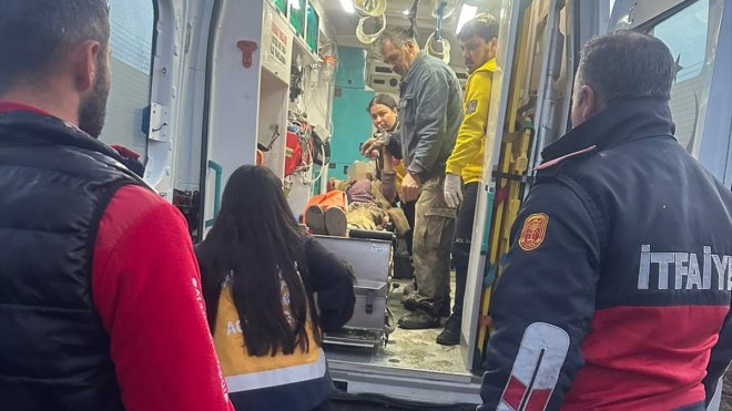 Kars'ta karbonmonoksitten zehirlenen kadın tedavi altına alındı