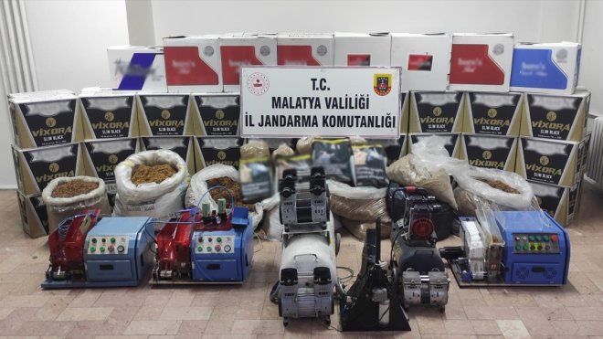 Malatya'da bandrolsüz sigara üretimi yapan 2 şüpheli yakalandı