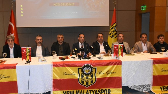MALATYA - Yeni Malatyaspor Kulübü Başkanı Adil Gevrek, kulübün borçları için destek istedi:1