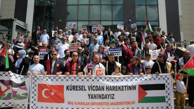Muş'taki akademisyenlerden Filistin için ABD'de eylem yapan öğrencilere destek