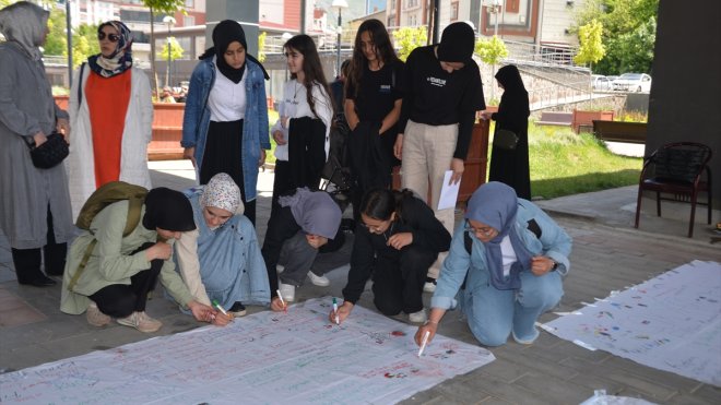 Muş'ta "Sen de Filistin İçin Bir Söz Yaz" etkinliği düzenledi