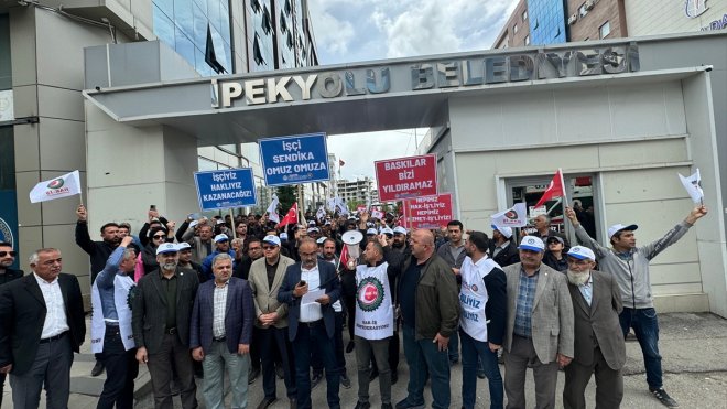 Van'da belediyeden çıkarılan işçiler adına basın açıklaması yapıldı