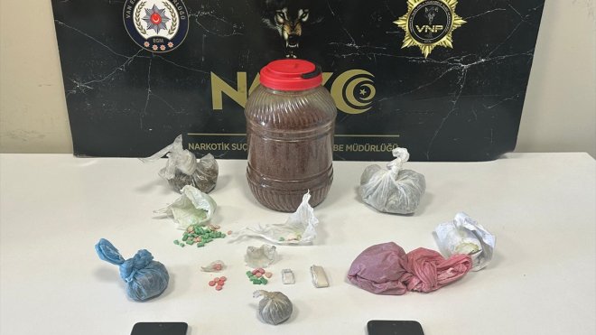 Van'da düzenlenen operasyonlarda 53 kilo 56 gram uyuşturucu ele geçirildi