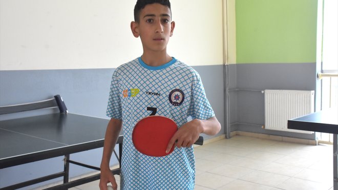 VAN - Engeline meydan okudu, katıldığı ilk şampiyonada Türkiye birincisi oldu1