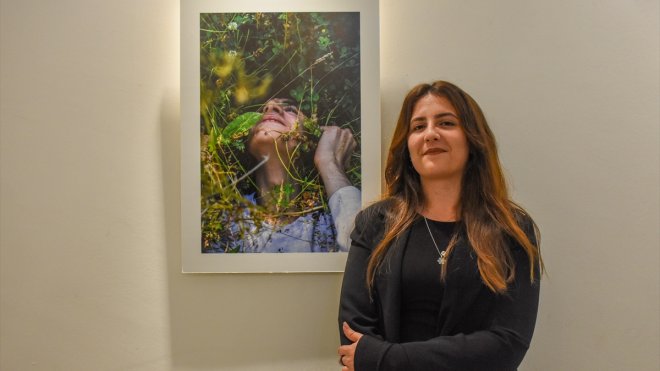 VAN - Farkındalık oluşturmak amacıyla engelli kardeşinin fotoğraflarını çekerek sergi açtı1