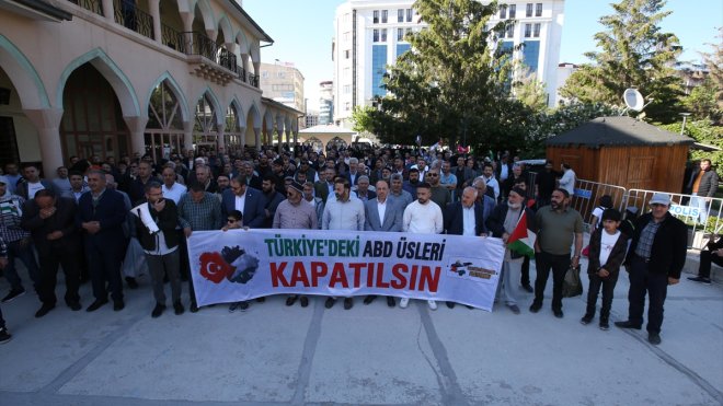 Van'da İsrail'in Refah'ta Filistinlilerin kampına yönelik saldırısına tepki gösterildi