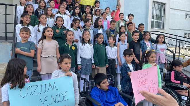 Van'da öğrencilerin topladığı plastik atıklarla engellilere tekerlekli sandalye alındı