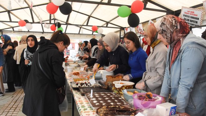 Van'da üniversite yerleşkesinde "Gazze Dayanışma Çadırı" kuruldu