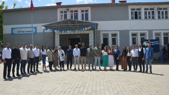 Bulanık'ta resim sergisi açıldı