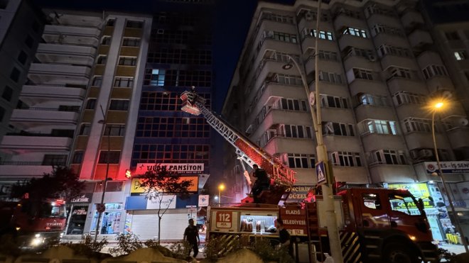 ELAZIĞ - Pansiyonda çıkan yangın söndürüldü1