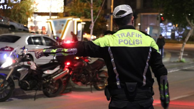 Erzurum'da 120 polisin katılımıyla "huzur" operasyonu yapıldı