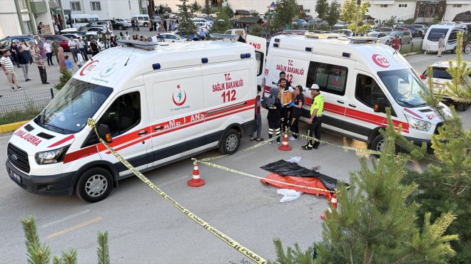 ERZURUM - Bir aracın üzerinden geçtiği çocuk öldü1