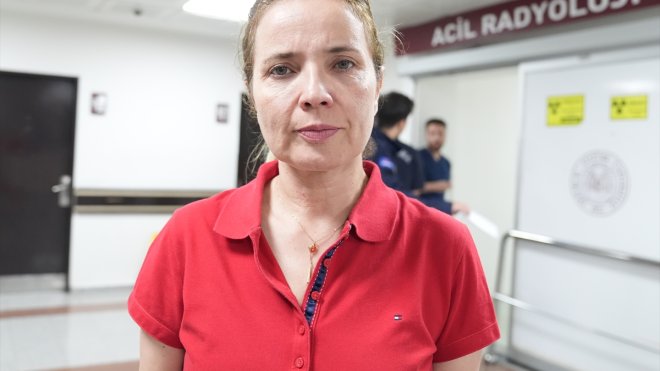 Erzurum'da doktorlara saldıran hasta yakınını ayırmaya çalışan güvenlik görevlisi bıçakla yaralandı