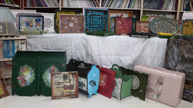 Erzurum'da psikiyatri hastalarının el sanatları sergilendi